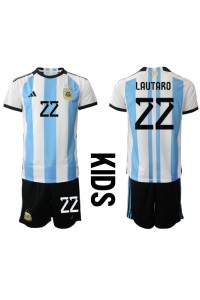 Argentiina Lautaro Martinez #22 Jalkapallovaatteet Lasten Kotipeliasu MM-kisat 2022 Lyhythihainen (+ Lyhyet housut)